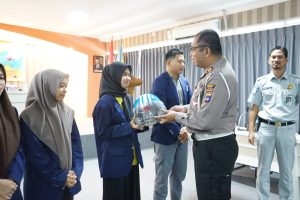 Cegah Laka lantas Satuan lalu lintas Polres Batola, lakukan giat Police Goes To Campus Di Kampus Uniska Banjarmasin di Handil Bakti Kab.Batola